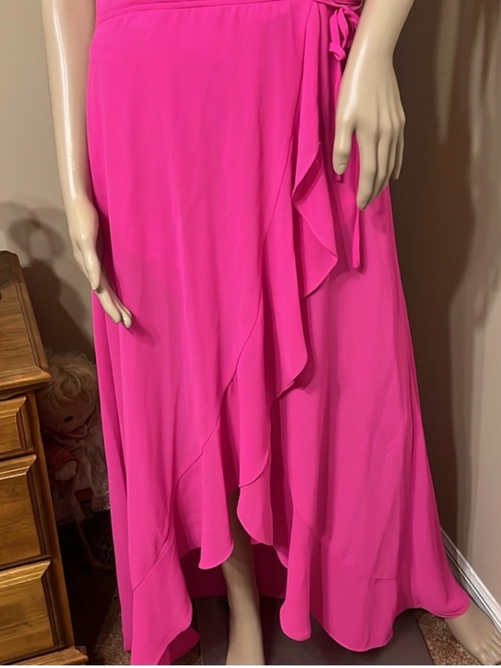 Beautiful Ruffled High/Low Maxi Dress. Bright pink Polyester Chiffon fabric.  XL - Picture 3 of 6